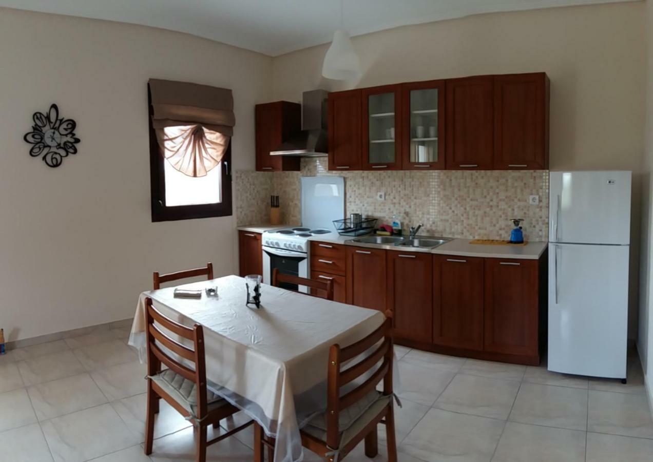 Gougousis Apartments Kaloyiros エクステリア 写真